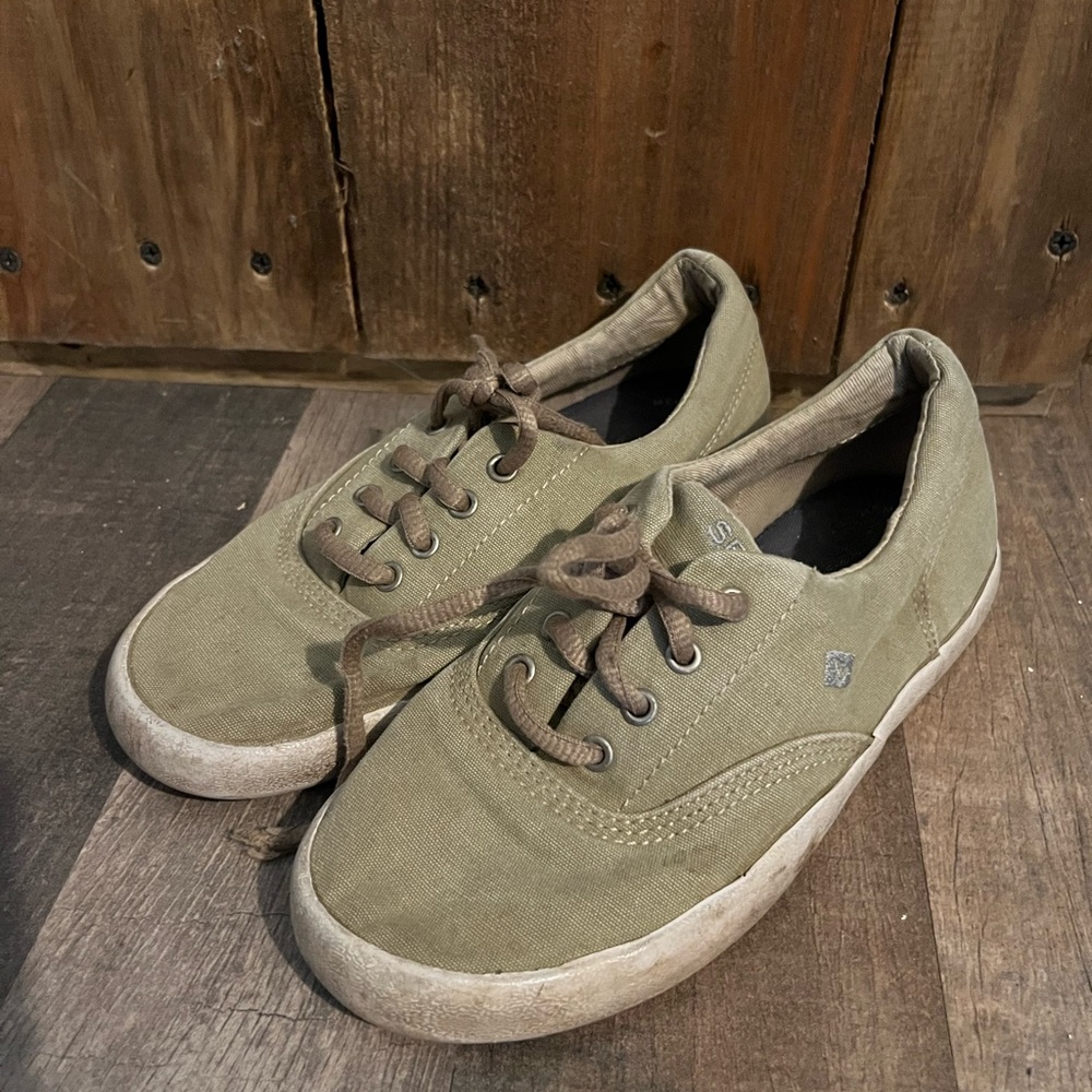 Stylish Kids' Green Canvas Shoes